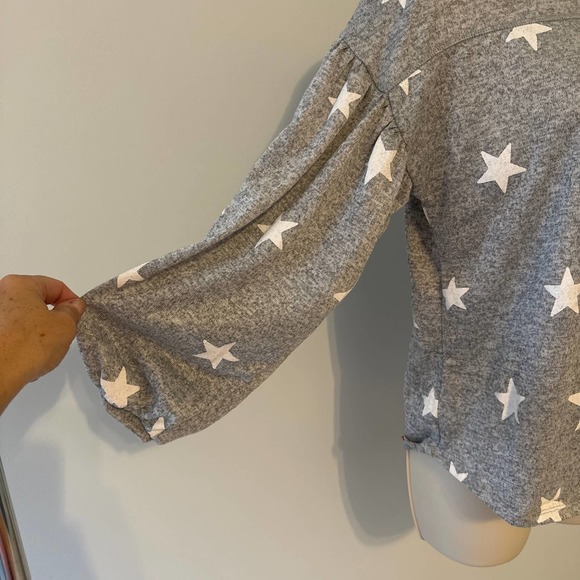 Mada Grey White Stars Puff Sleeve Top Size Medium Pre-owned - Picture 3 of 9